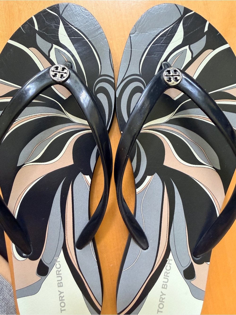 Tory Burch Black Graphic Print Flip Flops